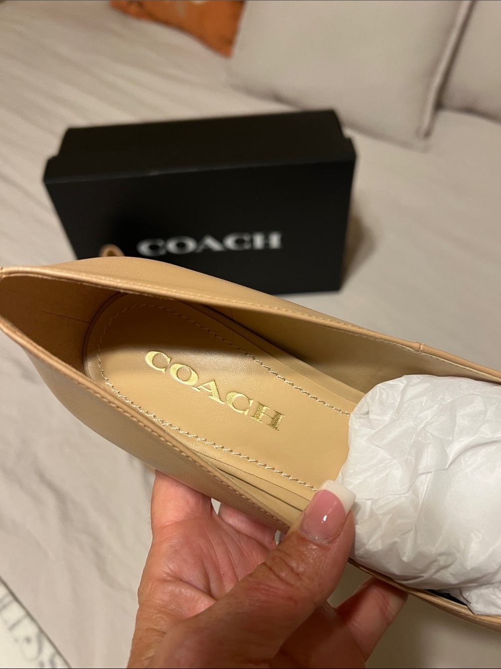 Coach Women's Beige Pointed-Toe 8 1/2 med Leather Pumps - Picture 2 of 8